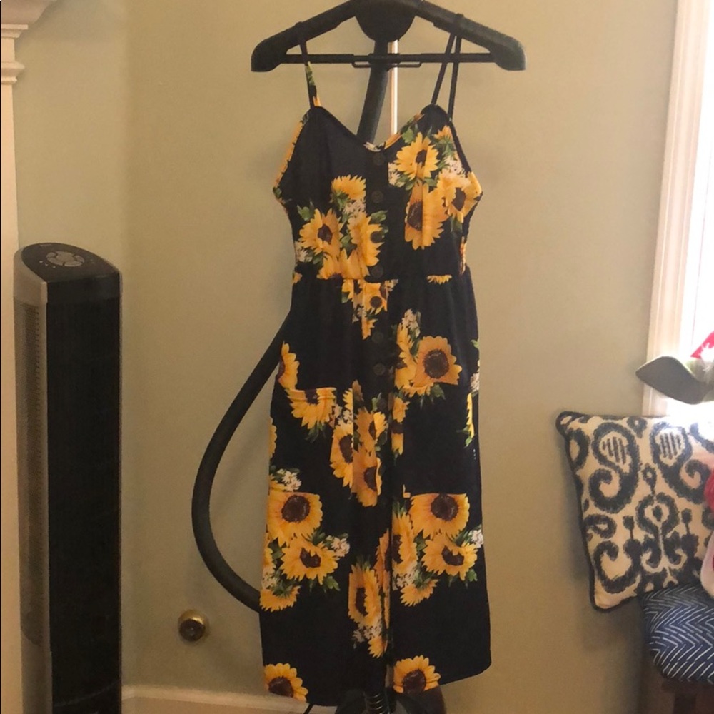 Sunflower dress with pockets